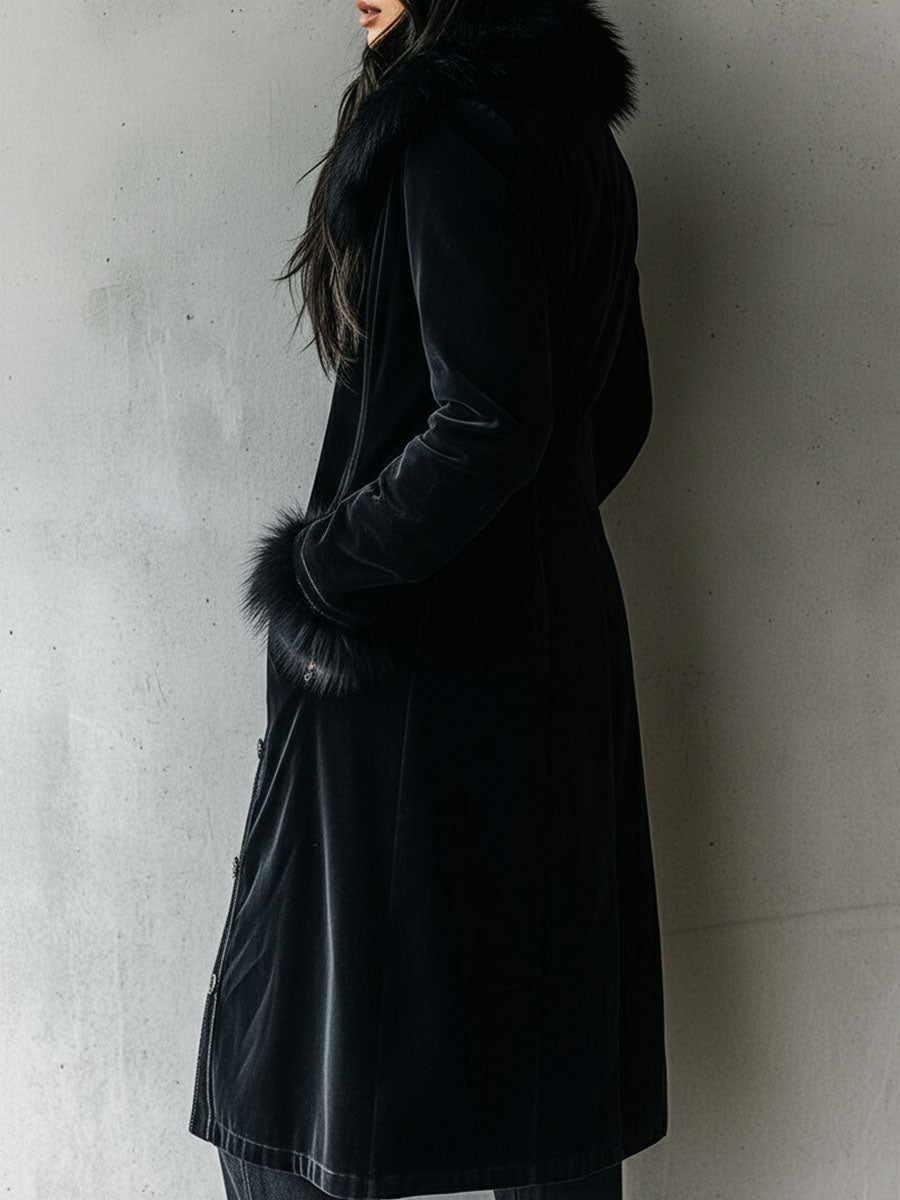 Giorgia | Cappotto Lungo Nero in Velluto ed Ecopelliccia