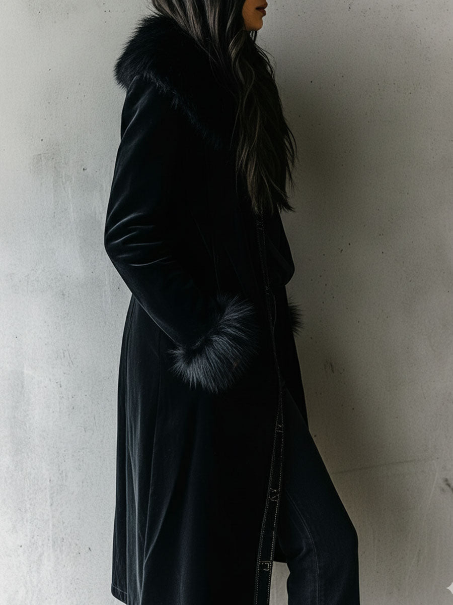 Giorgia | Cappotto Lungo Nero in Velluto ed Ecopelliccia