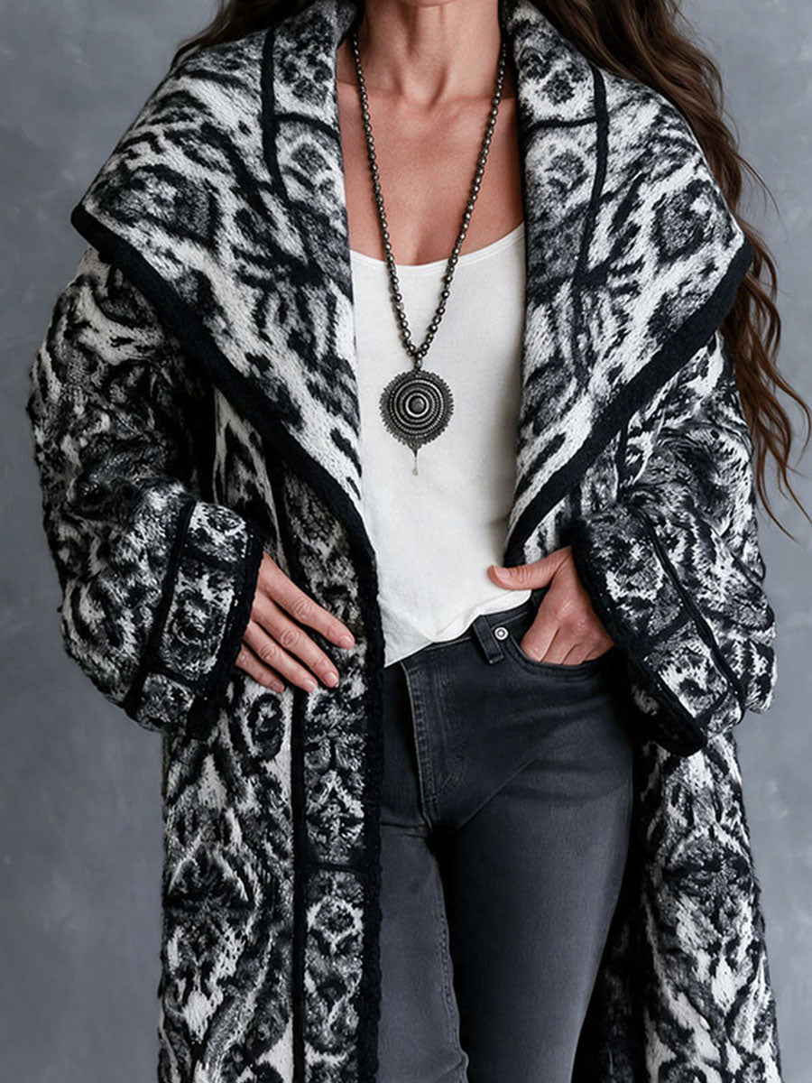 Iris | Cappotto Maxi in Maglia Bianco e Nero