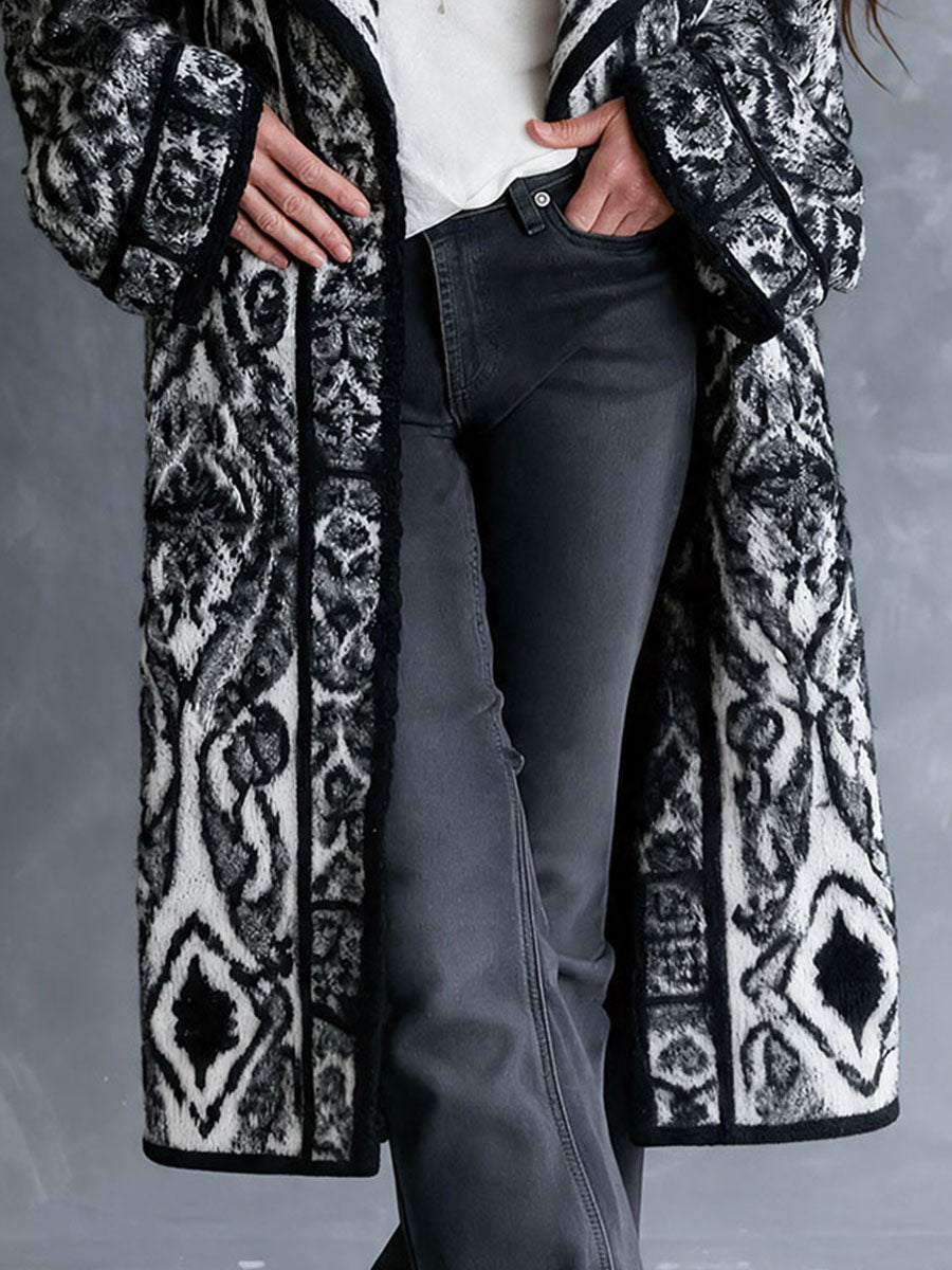 Iris | Cappotto Maxi in Maglia Bianco e Nero