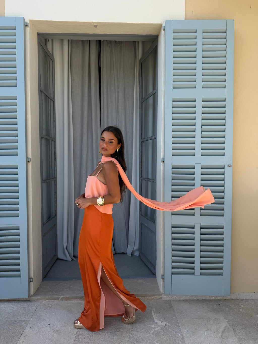 Abito lungo stampato, tonalità arancio