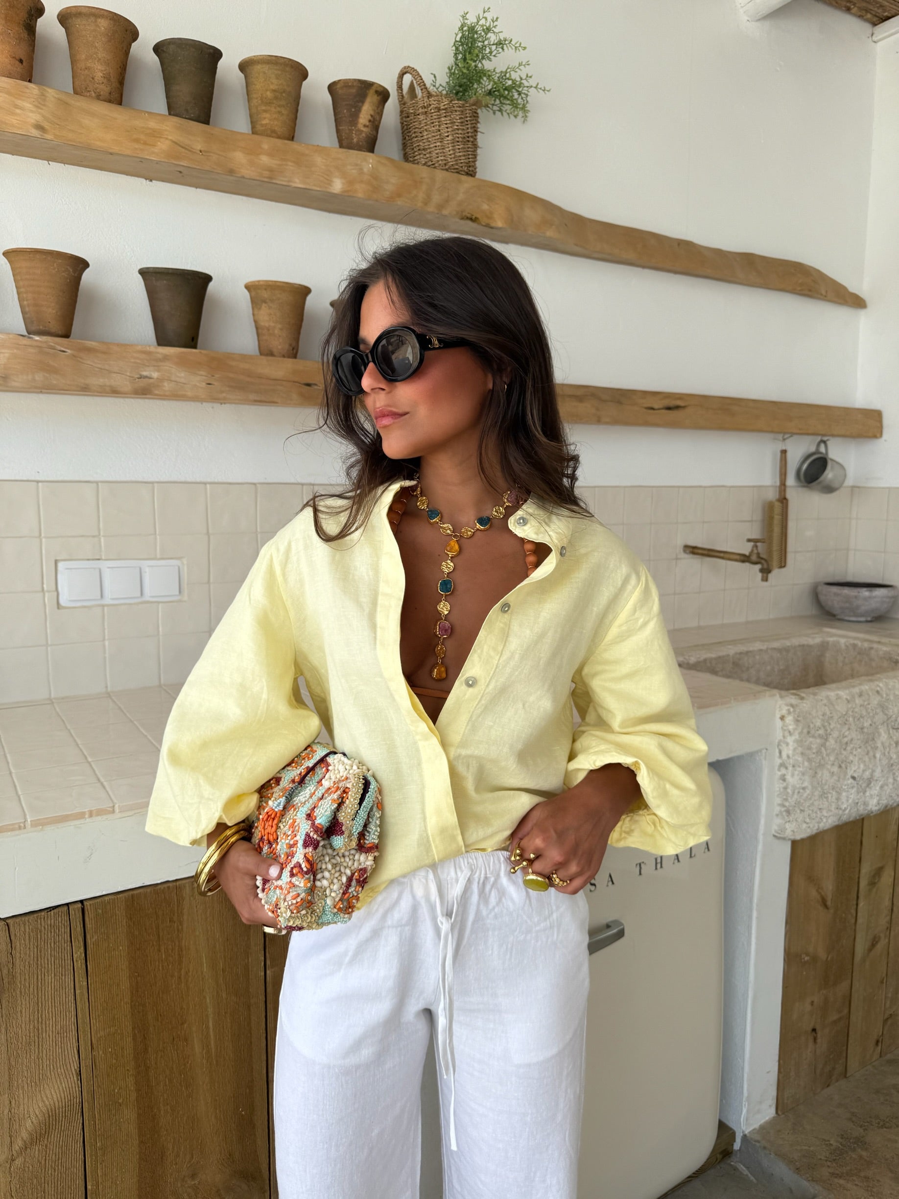 Blusa in lino con maniche a palloncino, tonalità giallo chiaro