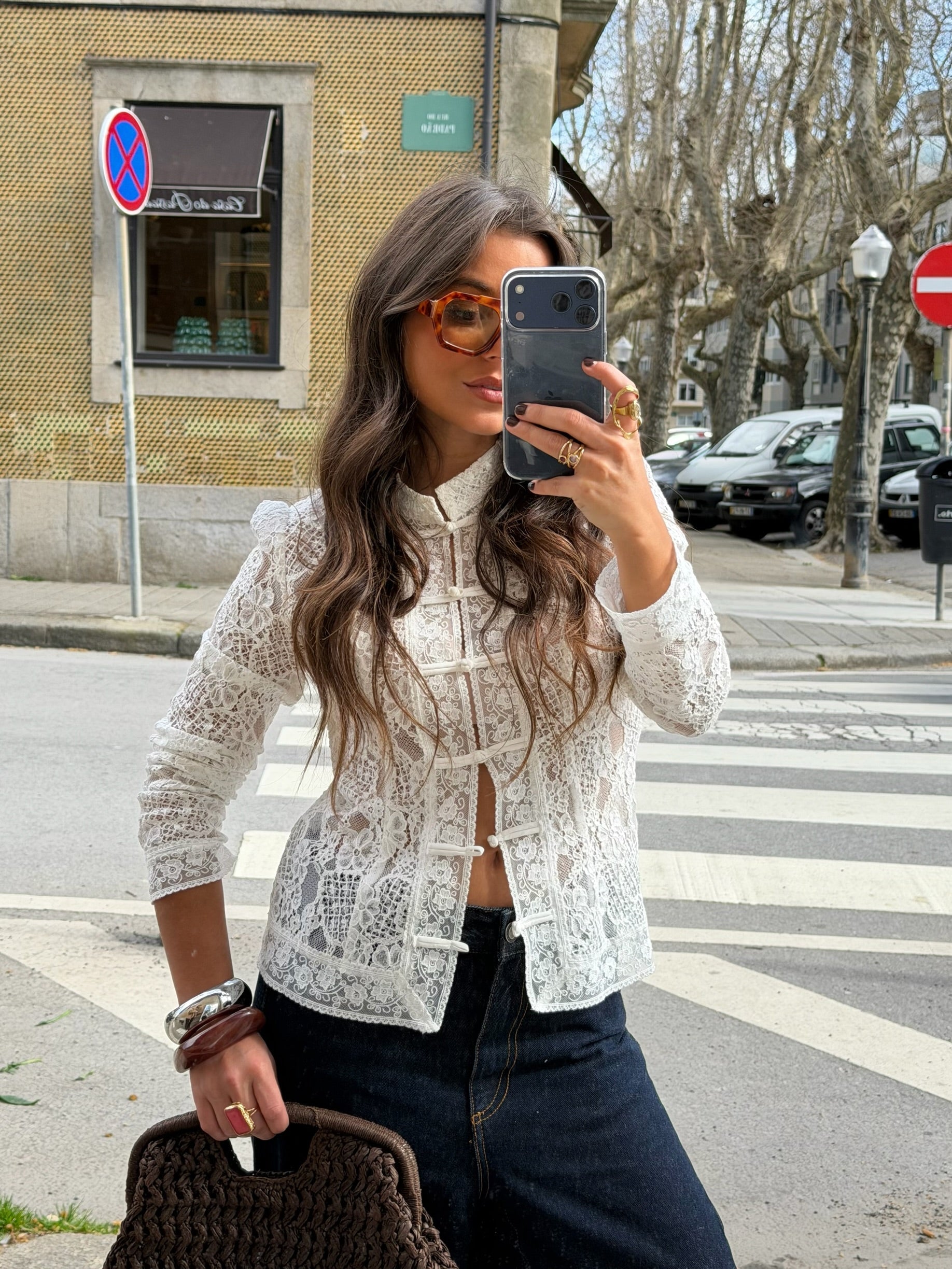 Top in pizzo da annodare, tono avorio