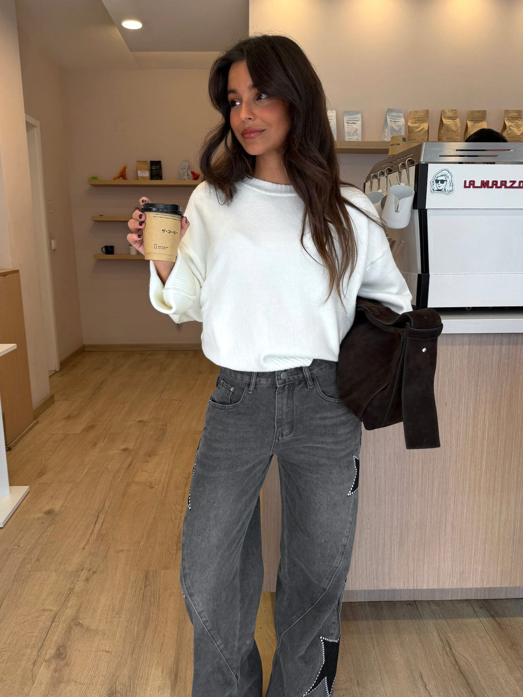 Jeans con stelle ricamate, tonalità grigio