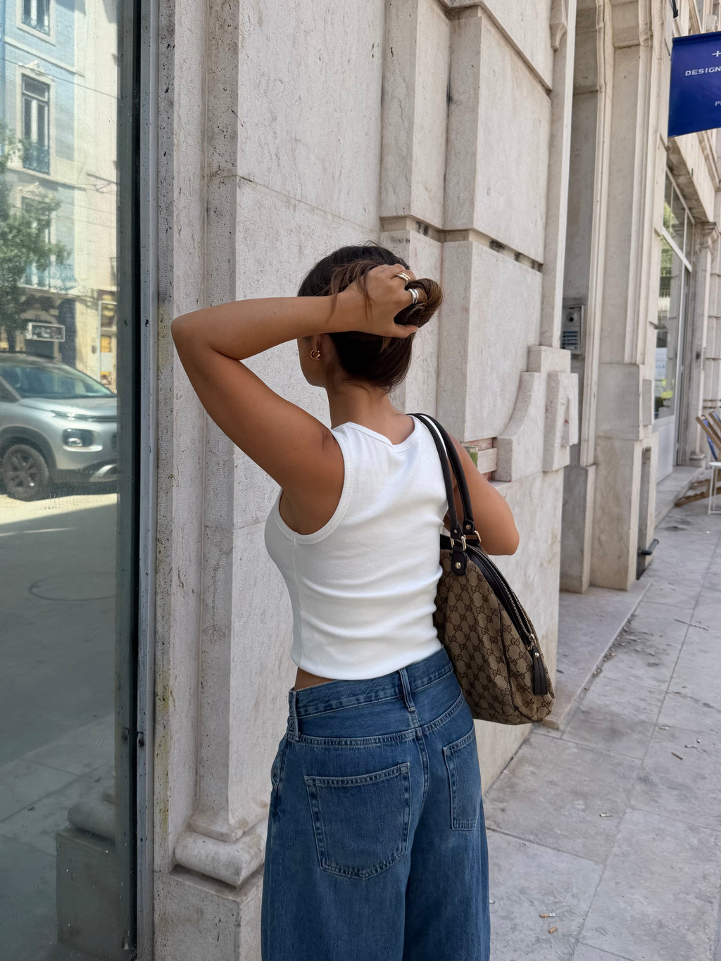 Crop top, tonalità ciliegia