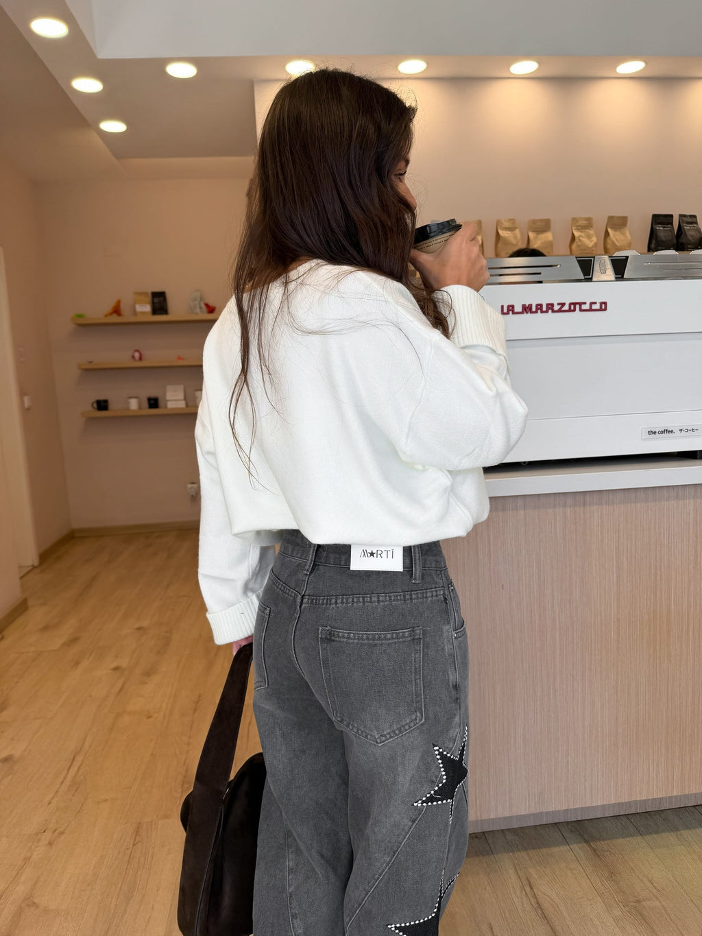 Jeans con stelle ricamate, tonalità grigio