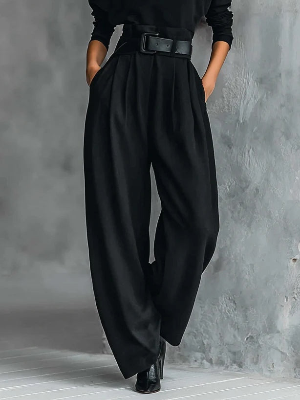 Ida - Completo Total Black con Pantaloni Ampi - Nero imperiale | Aurella Milano
