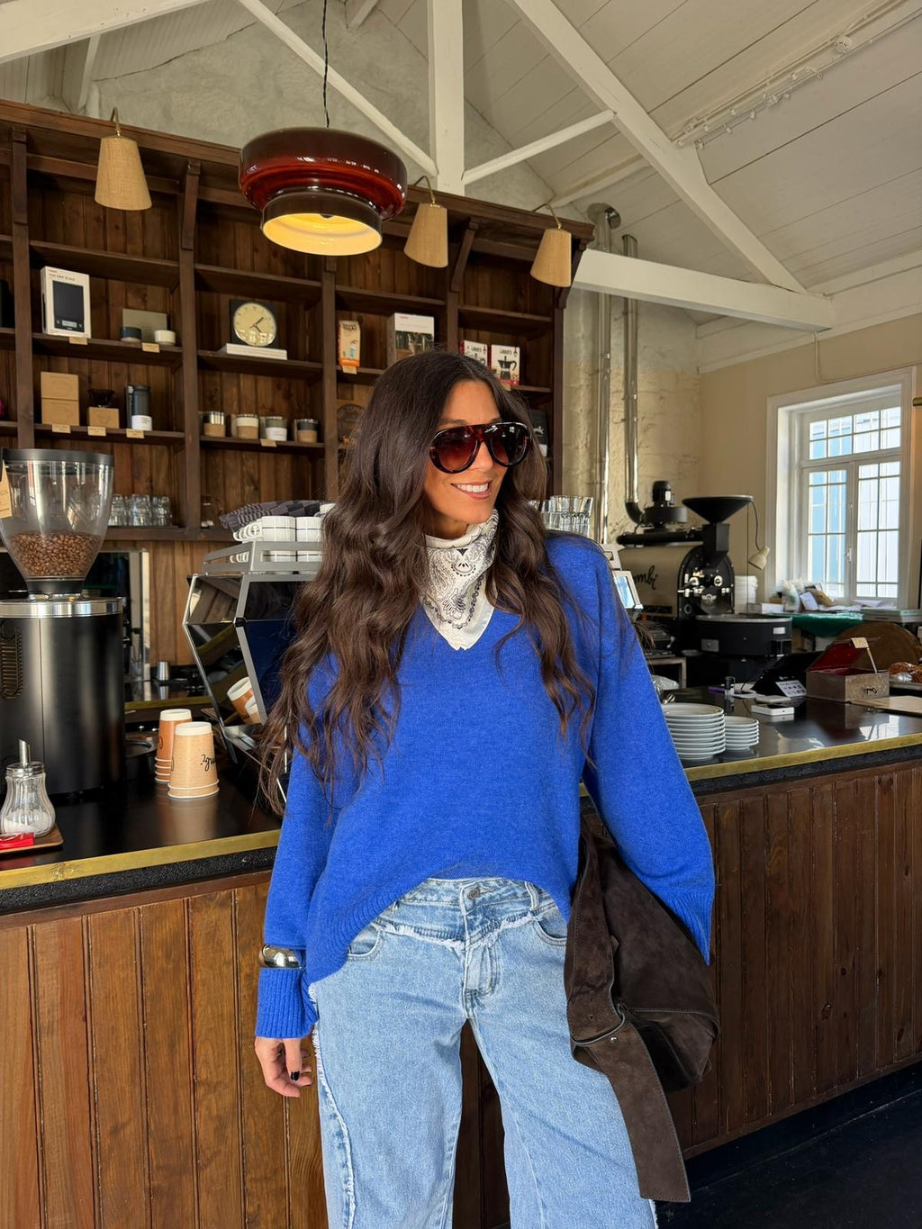 Maglione in maglia morbida, tonalità blu royal