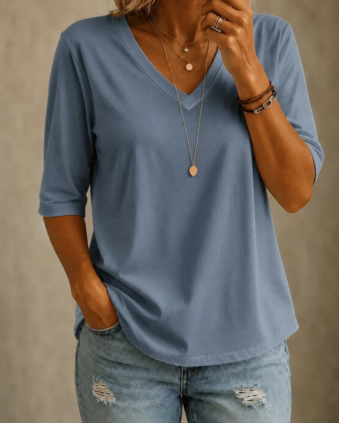 Maris | T-shirt Classica con Scollo a V