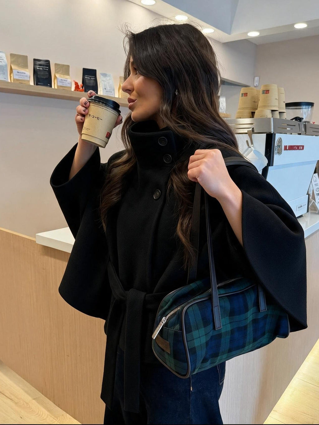 velmara-gen · mantello con cintura a collo alto · Nero · profilo · 2 · 34
