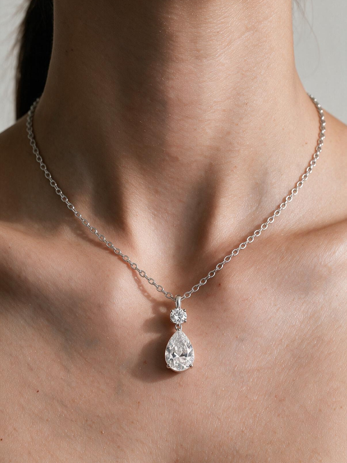 velmara-acc · collana-con-ciondolo-a-goccia-catenina · unico · 2 · 34