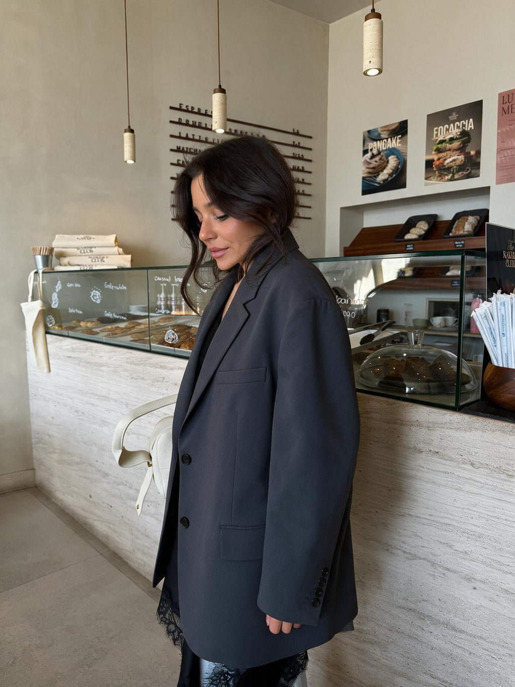 velmara-gen · blazer-grigio-oversize · unico · profilo · 2