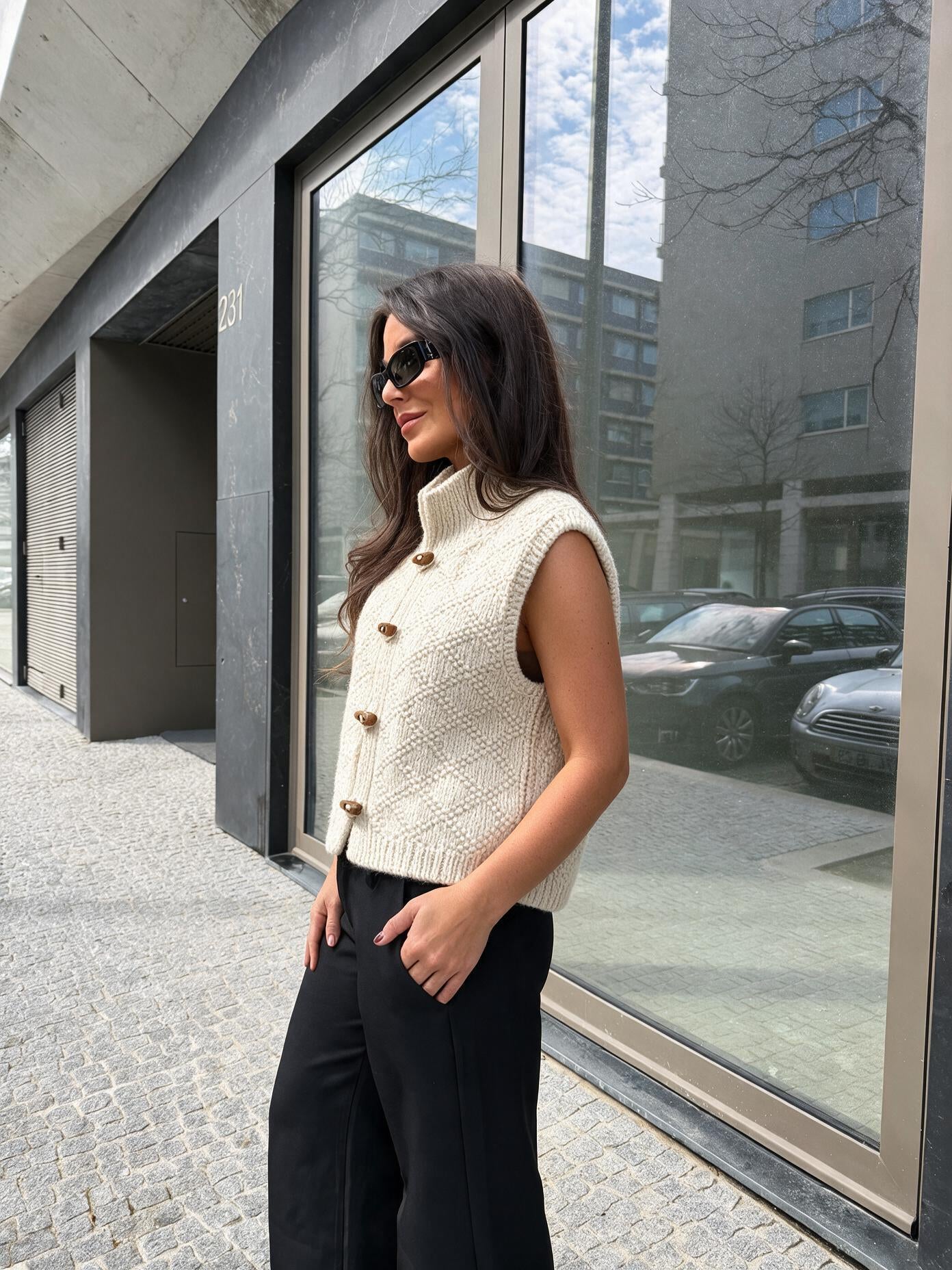 velmara-gen · gilet-senza-maniche-in-rete · unico · profilo · 2