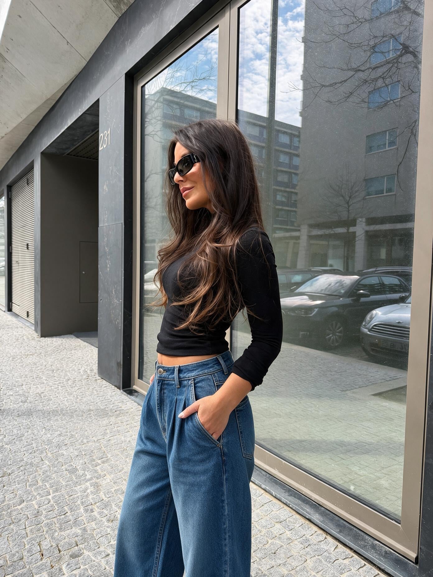 velmara-gen · jeans larghi a vita alta · unico · profilo · 2