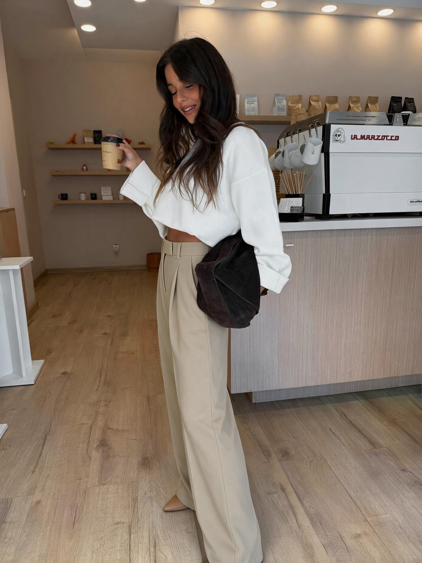 velmara-gen · pantaloni-palazzo-plissettati · Beige · frontale · 1
