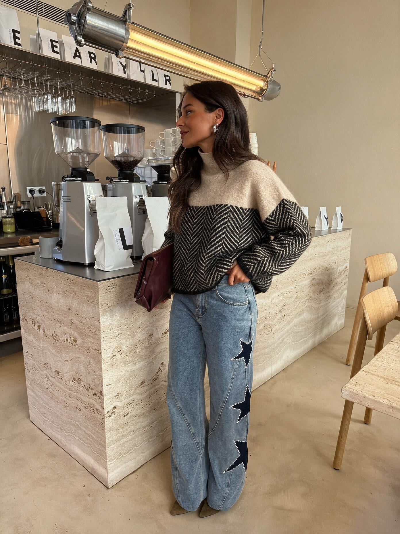 velmara-gen · maglione-a collo alto-linea-moderna · Caffè · frontale · 1