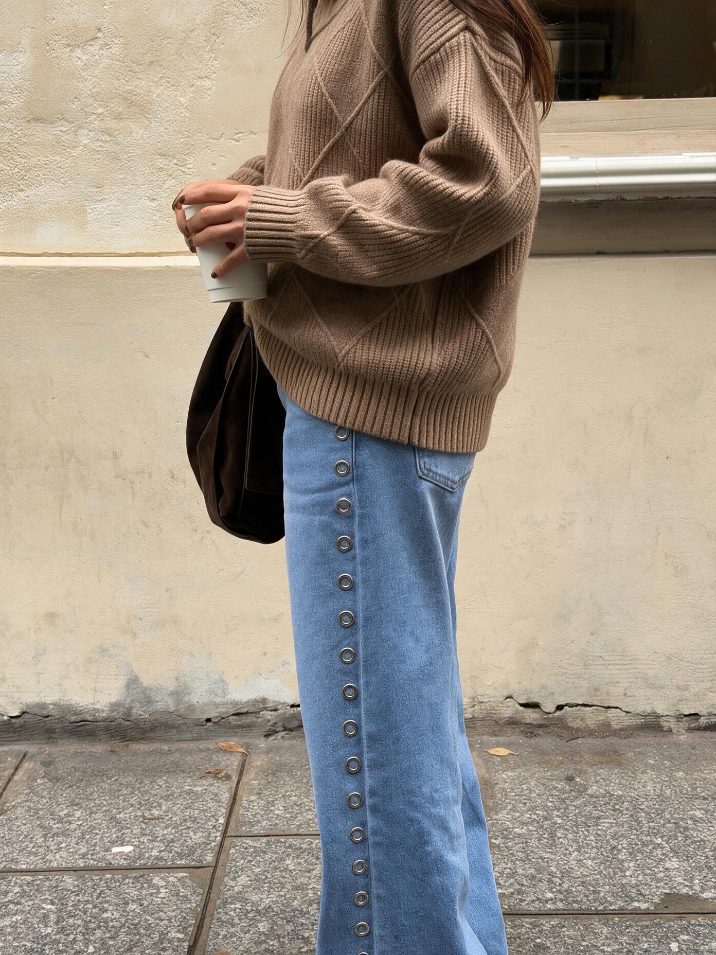 velmara-gen · maglione a collo alto in morbida maglia · Caffè · profilo · 2