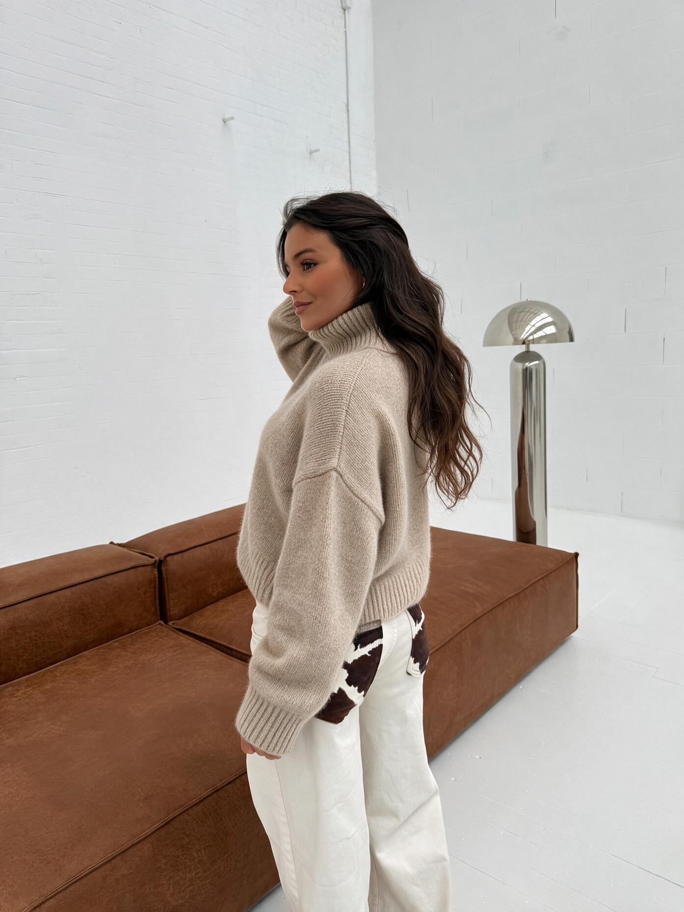 velmara-gen · maglione a collo alto in maglia fine effetto cashmere · Kaki · profilo · 2