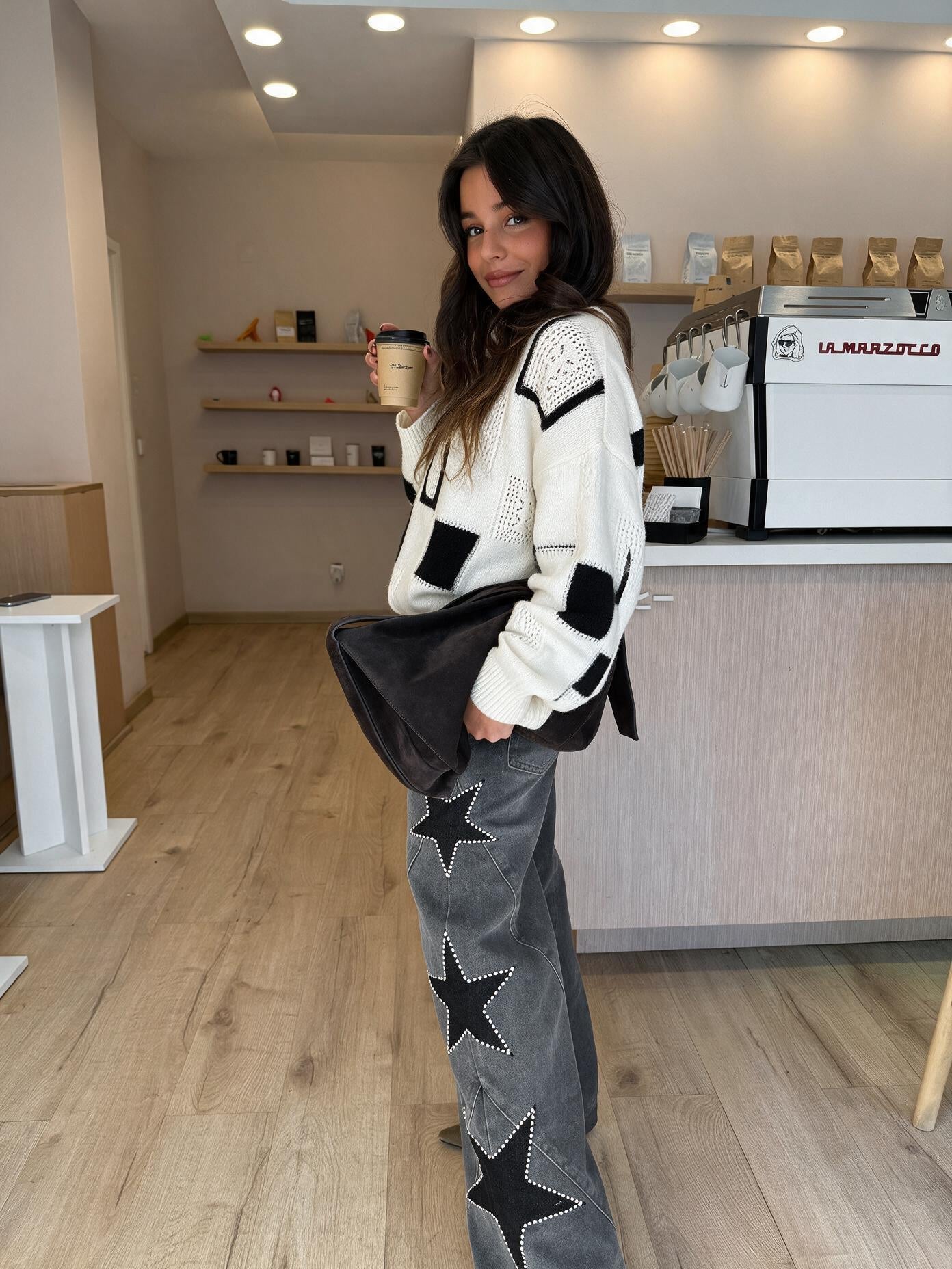 velmara-gen · maglione girocollo · bianco · posa · 4