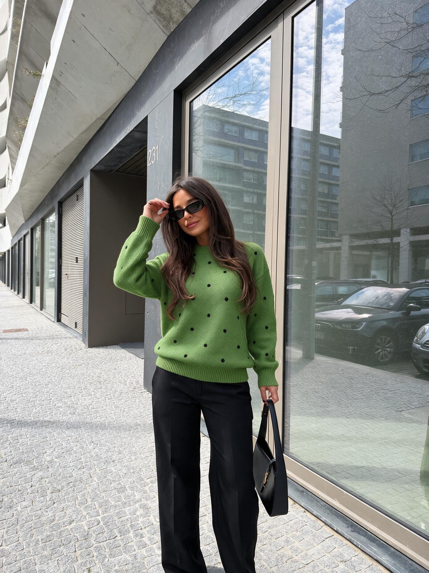 velmara-gen · maglione-lavorato-a-maglia-con-motivo-a pois · Verde · frontale · 1