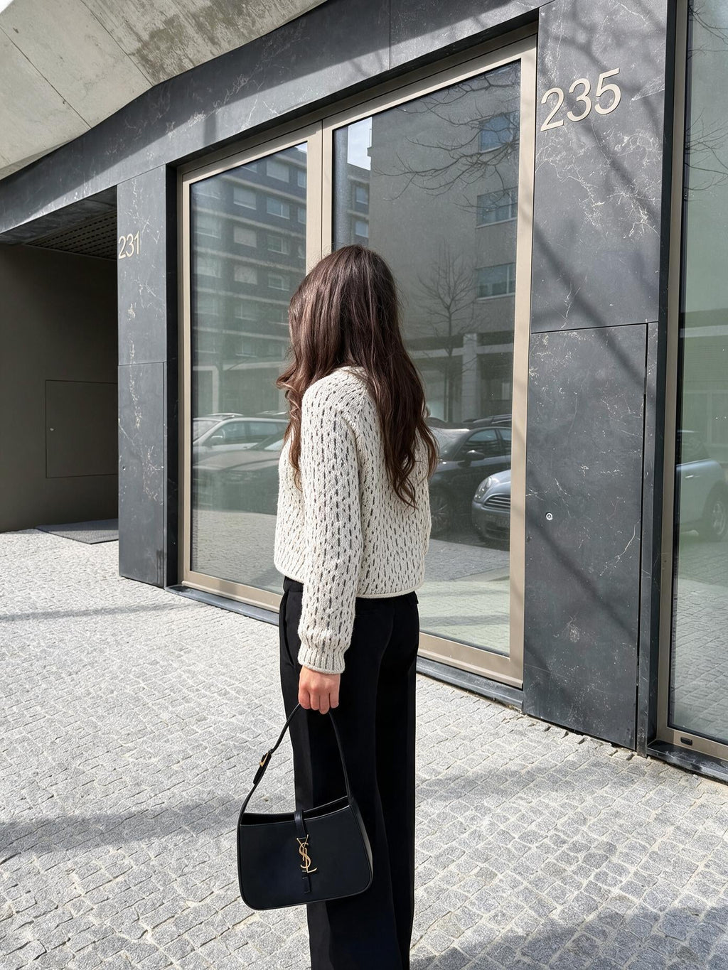 velmara-gen · maglione-in-maglia-a-rilievo · unico · retro · 3