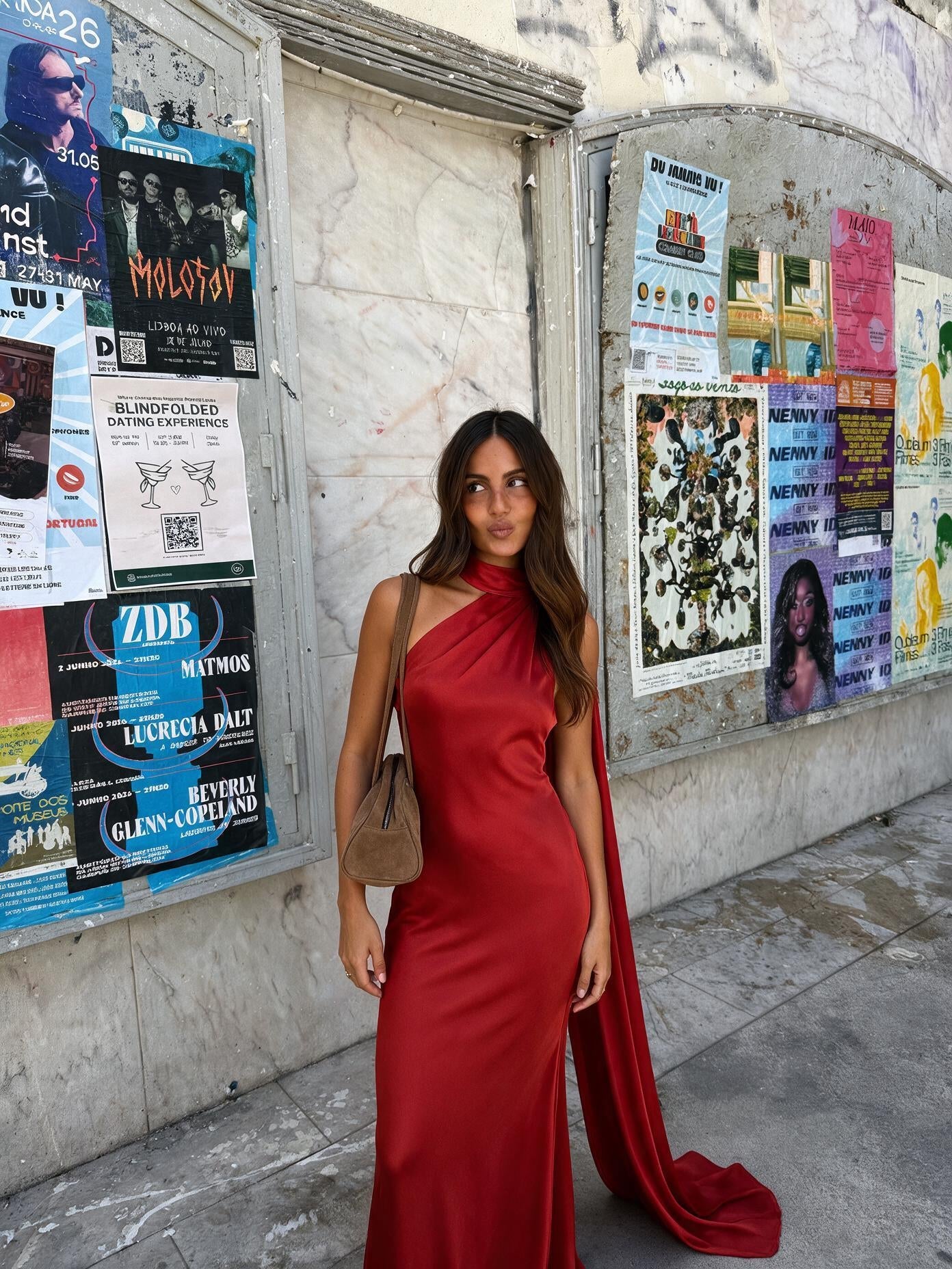 velmara-gen · abito lungo in raso taglio gala · Rosso · frontale · 1