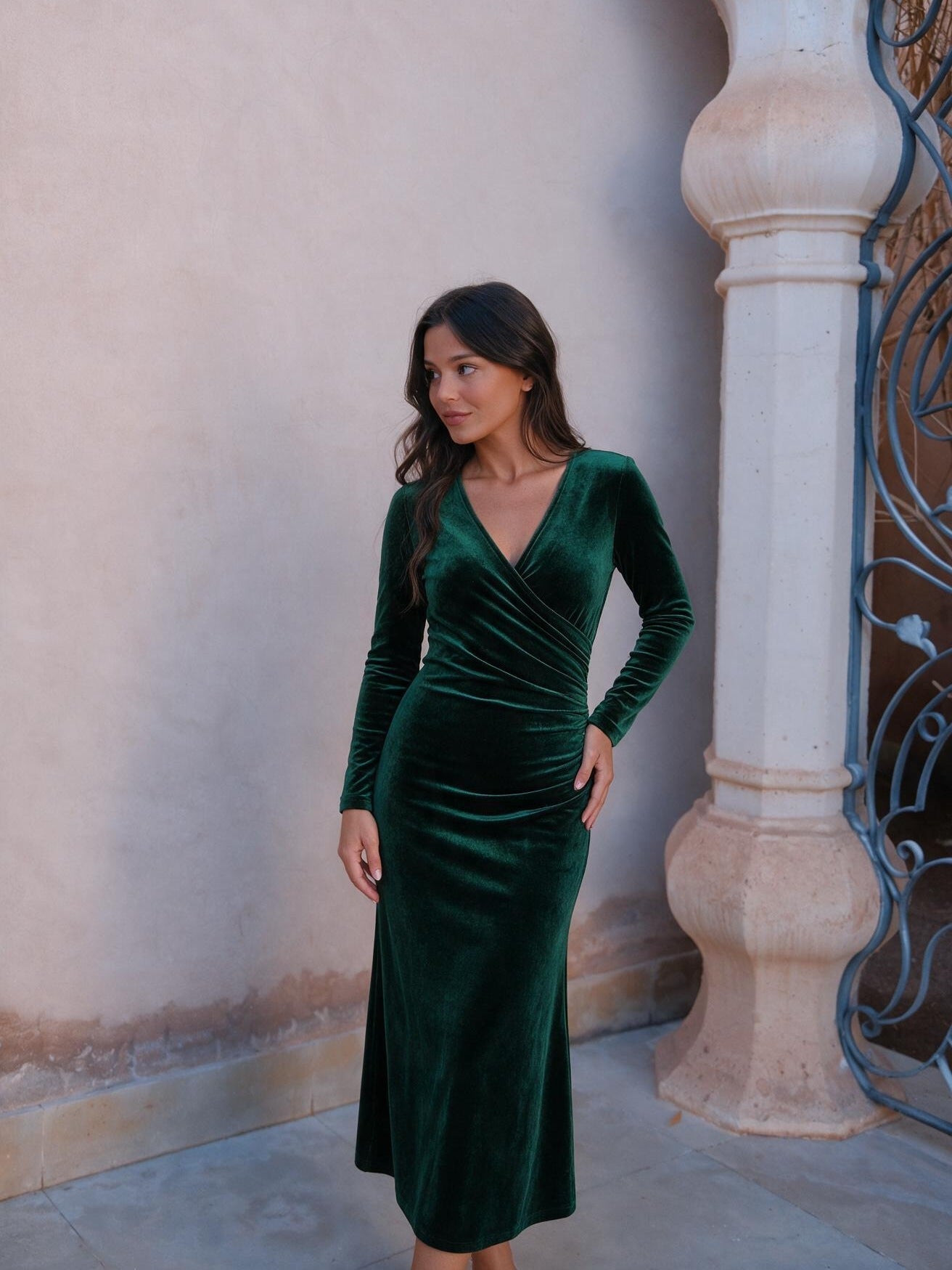velmara-gen · abito-midi-in-velluto-drappeggiato · Verde · frontale · 1 · 34