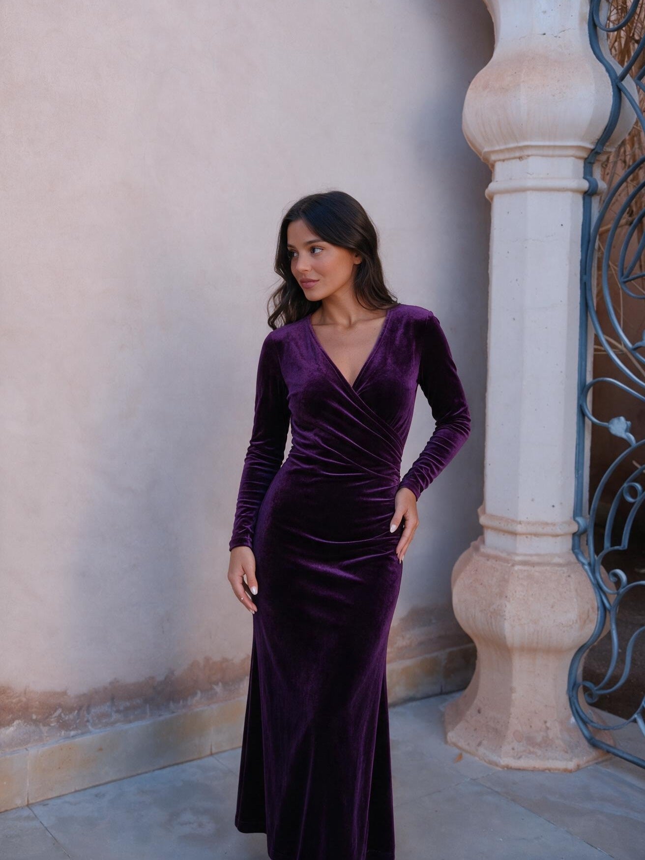 velmara-gen · abito-midi-in-velluto-drappeggiato · Viola · frontale · 1 · 34
