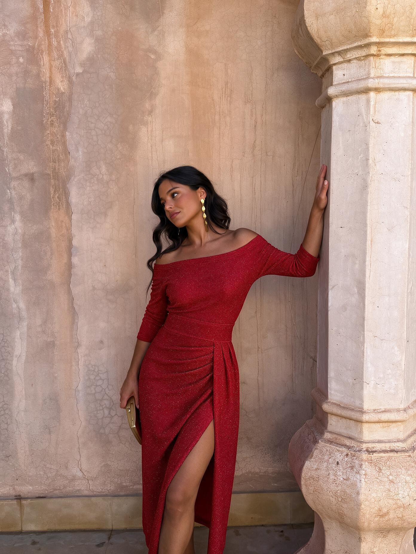 velmara-gen · abito-da-sera-spalle-nude-struttura-busto · Rosso · frontale · 1