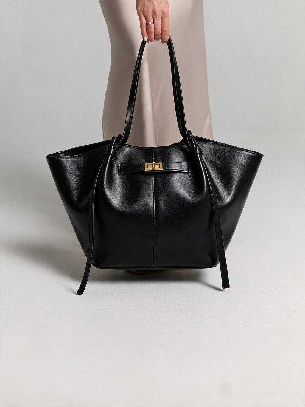 velmara-acc · borsa-shopper-curvata · Nero · 3 · 34