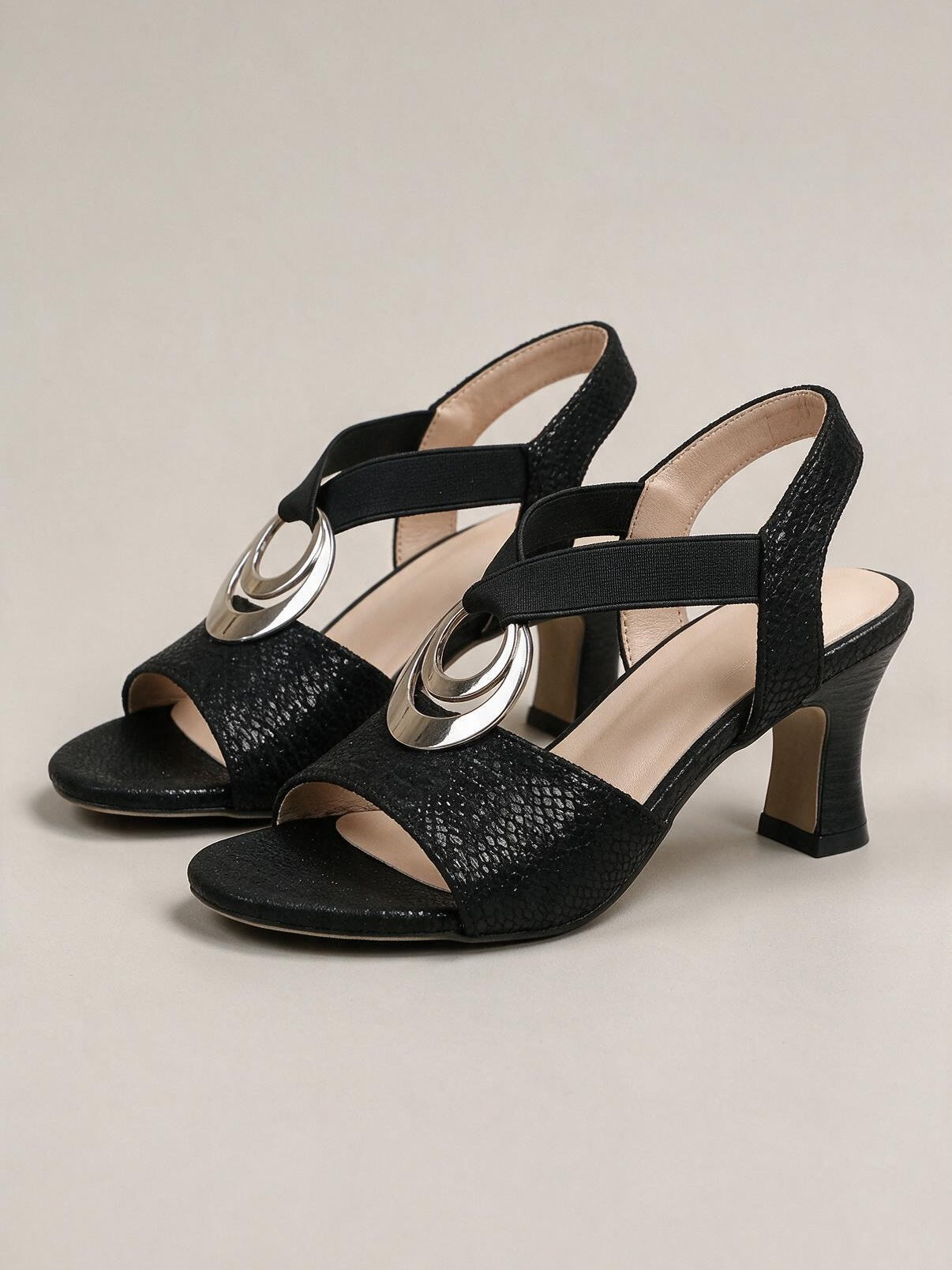 velmara-acc · sandali-open-toe-con-cinturino · Nero · 4 · 34
